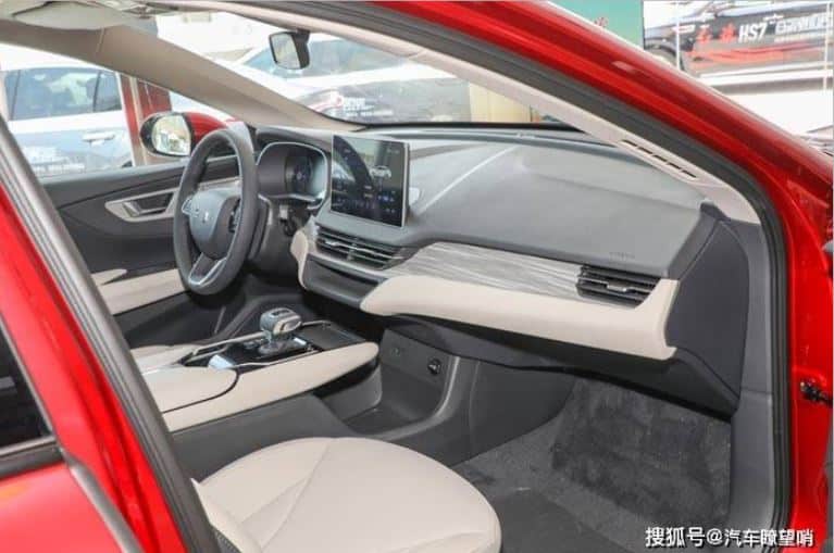 Hongqi E QM5 plus