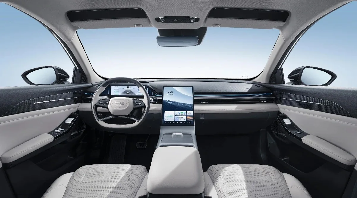 Geely Galaxy L6 interni