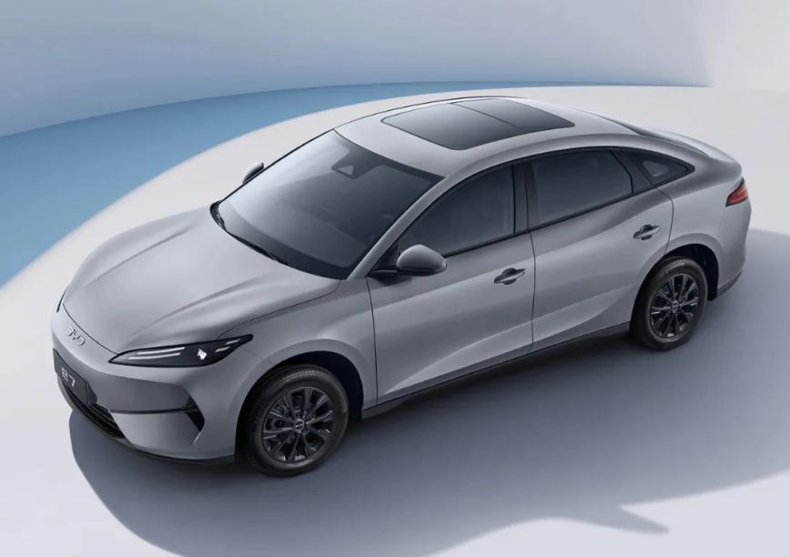 BYD E7