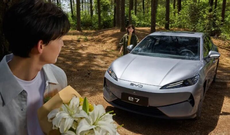 BYD E7